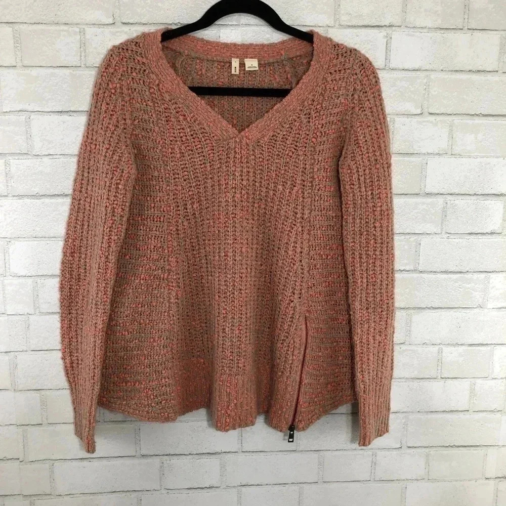 Moth - Anthropologie Coral & Tan V Neck Sweater Women's Size Small